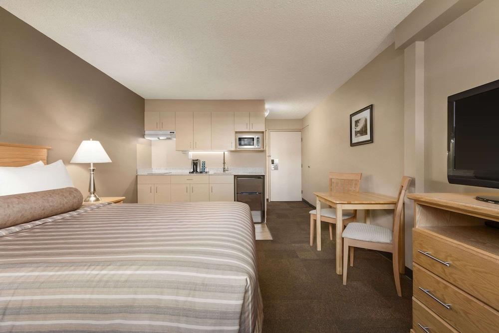 Hotel Western George Downtown Prince George