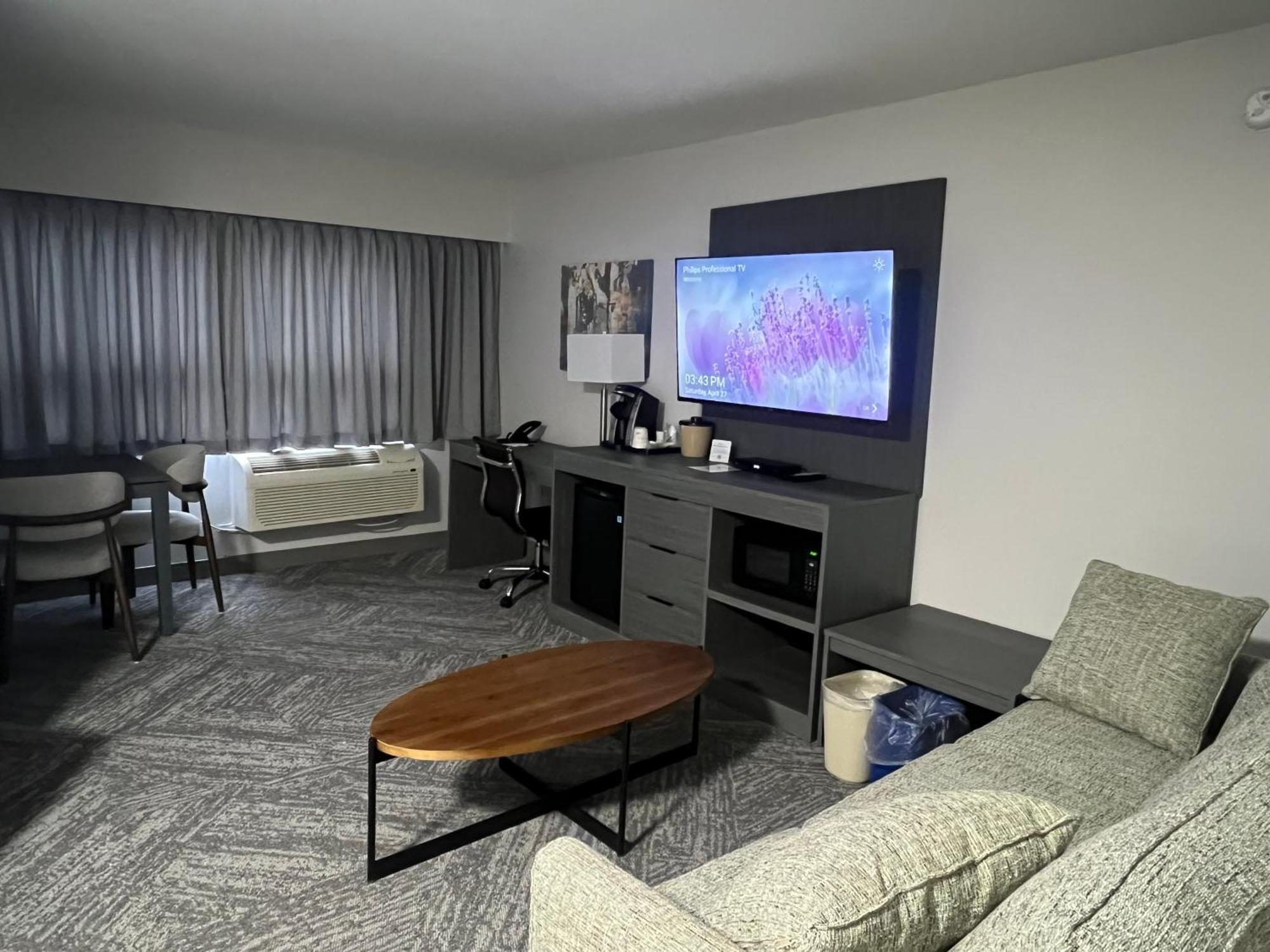 Western George Downtown Hotel Prince George